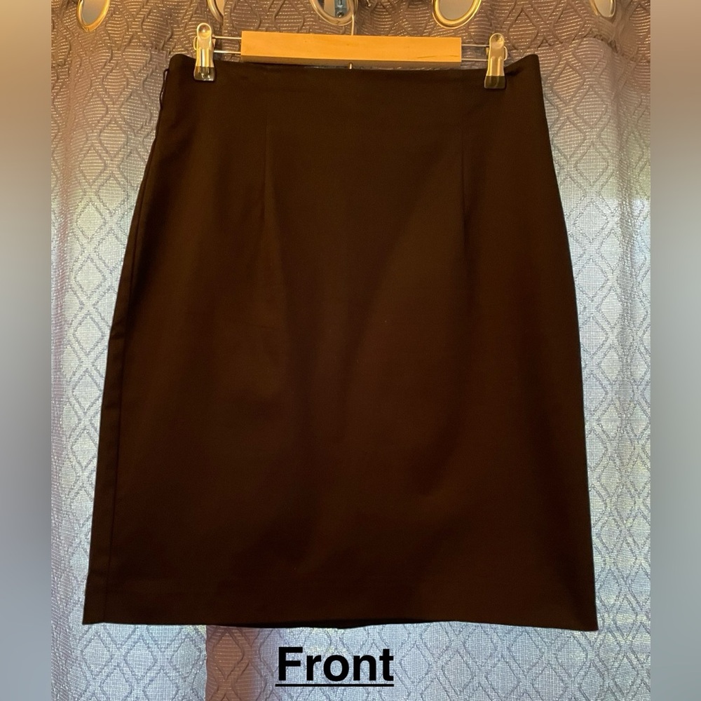 Worthington Knee Length Skirt 
2 BeltLoops Size 12-Black 
Great Cond-MachineWash